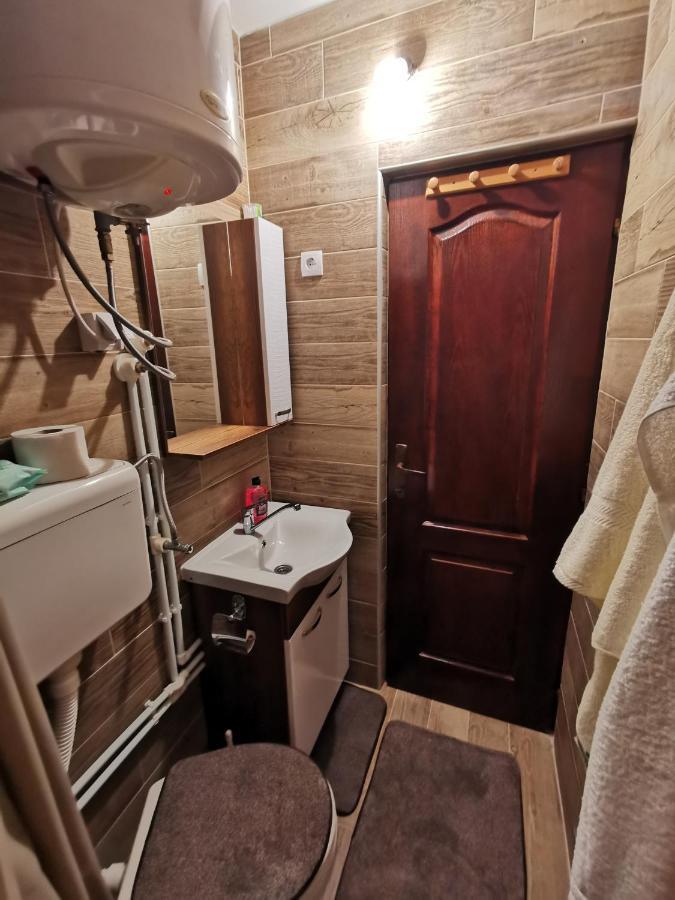 Vila Tijana Mitrovac Exteriör bild